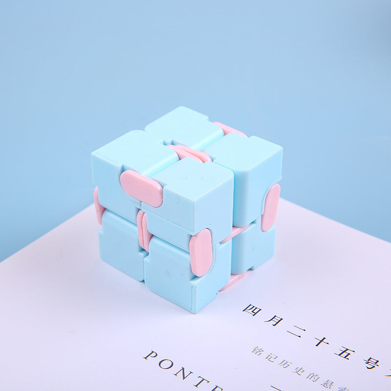 Transformable 2x2 Magic Cube
