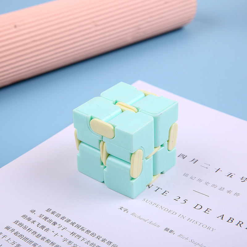 Transformable 2x2 Magic Cube