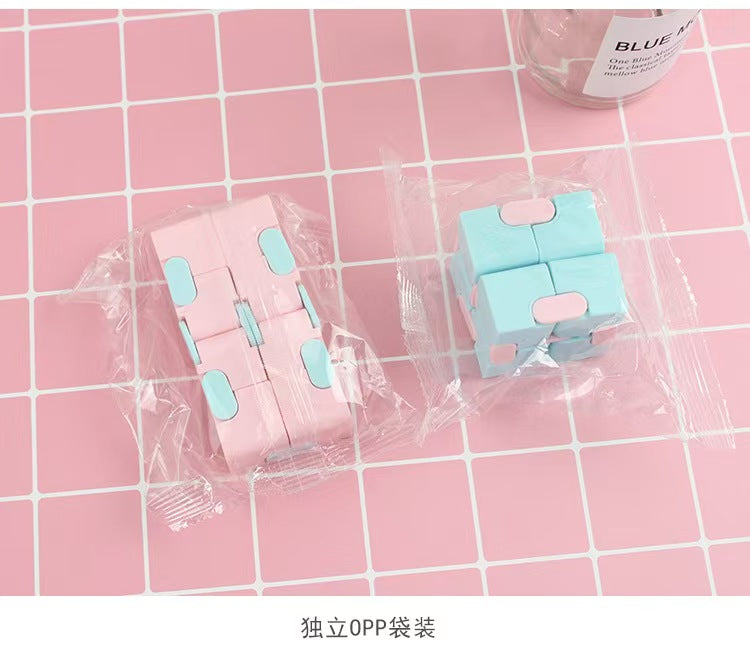 Transformable 2x2 Magic Cube