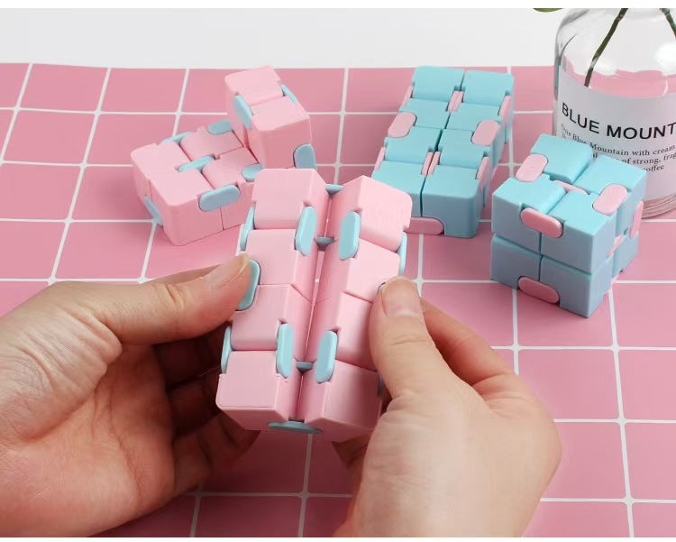 Transformable 2x2 Magic Cube