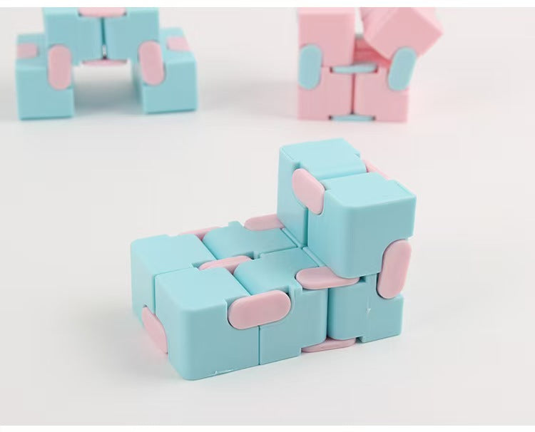 Transformable 2x2 Magic Cube