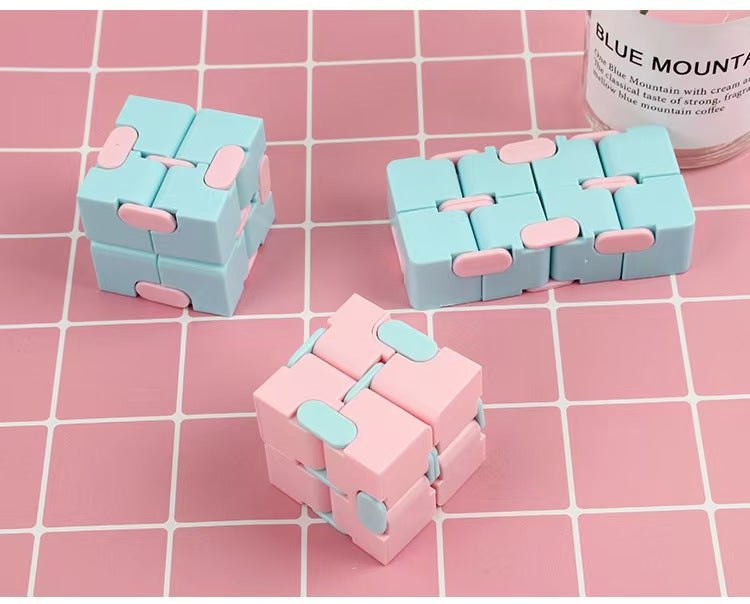 Transformable 2x2 Magic Cube